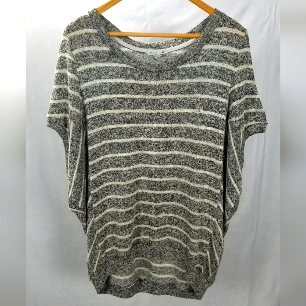 Vintage Batwing Short Sleeve Gray & White Striped Knit Sweater Top Size Medium